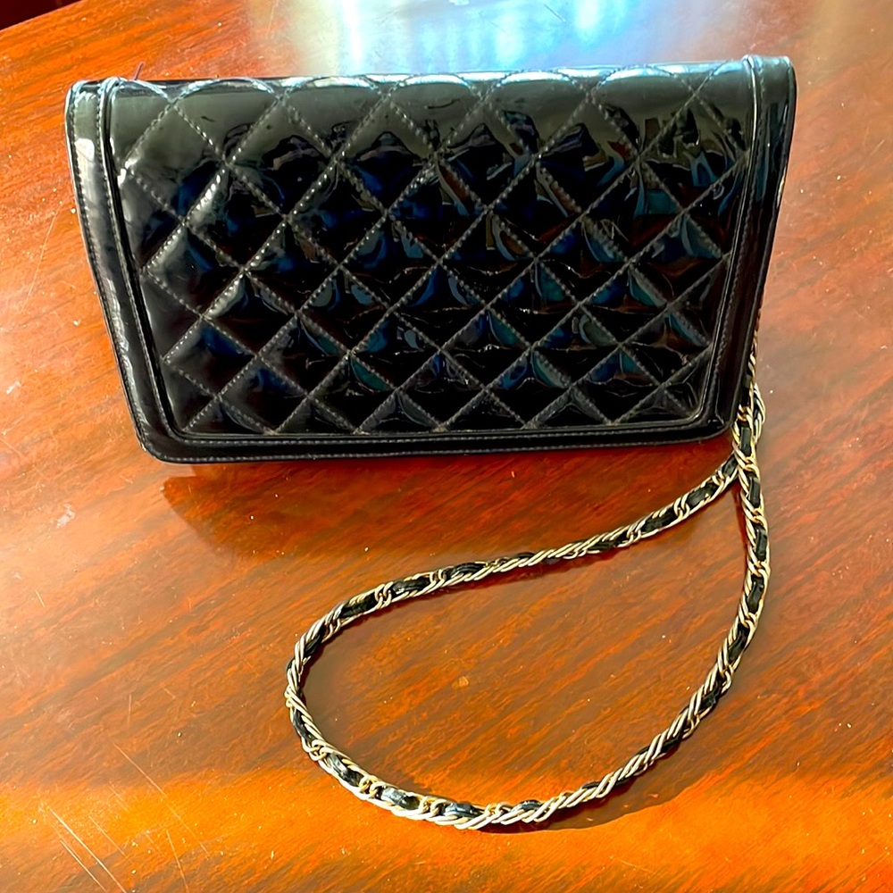 Vintage patent leather purse-lovely red lining, chain and leather strap